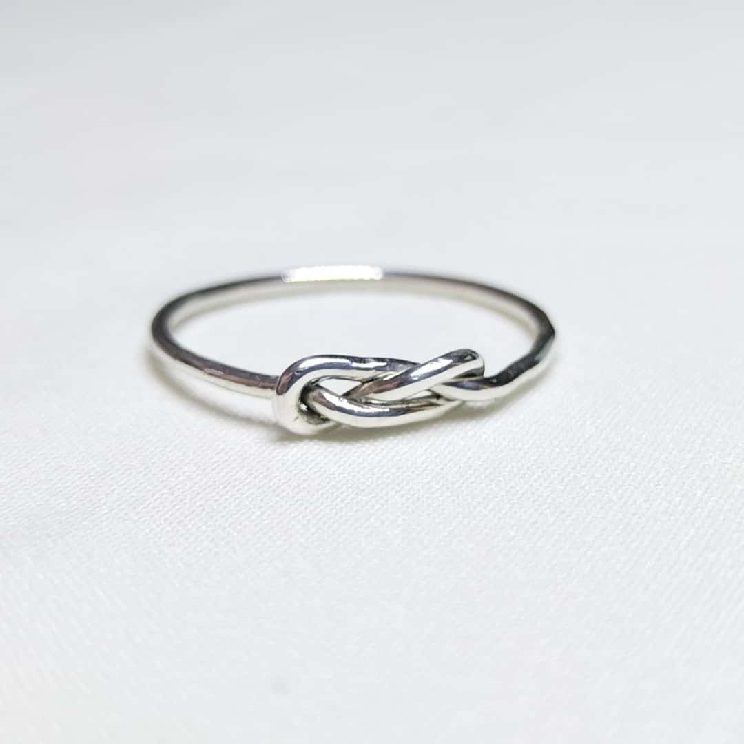 Anillo Infinito en Plata Sencillo Minimalista